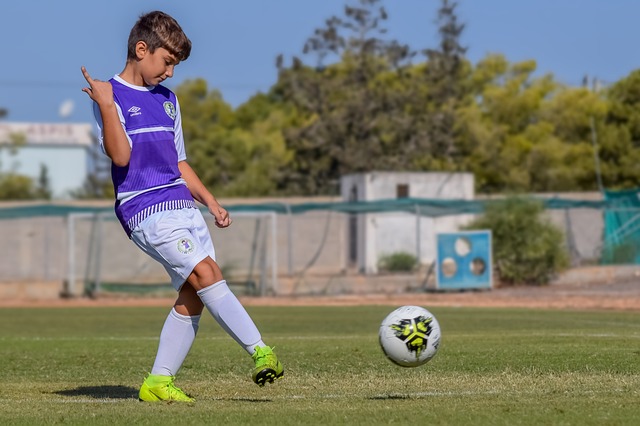 中场核心连续突破防守制造机会